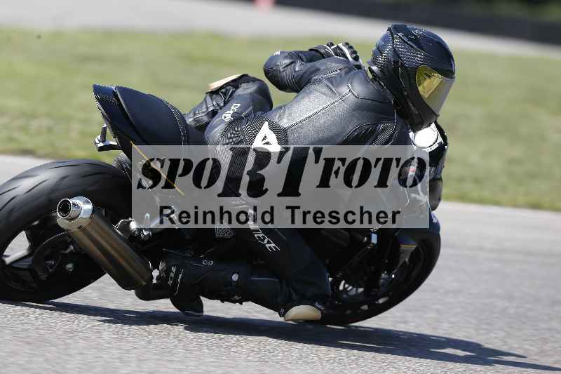 /44 09.08.2025 Plüss Moto Sport ADR/Freies Fahren/backside